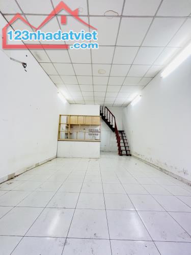 Bán nhà HXH đường Tân Kỳ Tân Quý, giáp Lê Trọng Tấn, Tân Sơn Nhì 40m2, 2 tầng nhỉnh 3 tỷ - 2