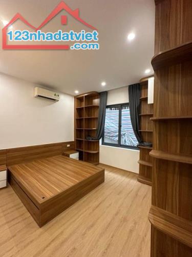 Bán nhà Trịnh Đình Cửu -Hoàng Mai, DT 42m2 , nhỉnh 6 tỷ , cách oto tránh 20m - 2