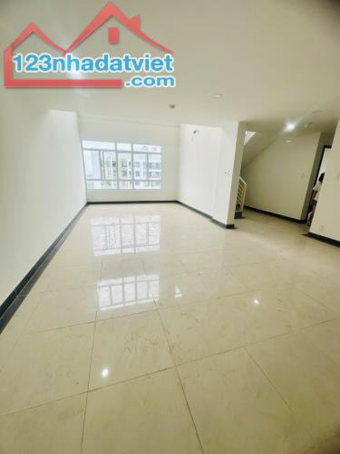 Có ngay Penhouse 315m2 chỉ với 7 tỷ ngay trung tâm Quận 8 tòa Samland Giai Việt - 2