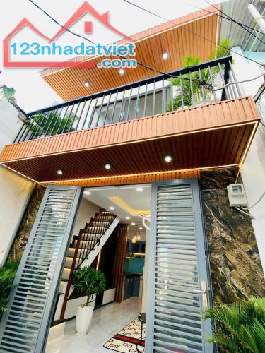 Nhà Nhỏ Công Năng To,Phòng Tầng Trệt - 28m²(nở hậu) - 2 lầu - Nhỉnh 3 tỷ - Phường 8