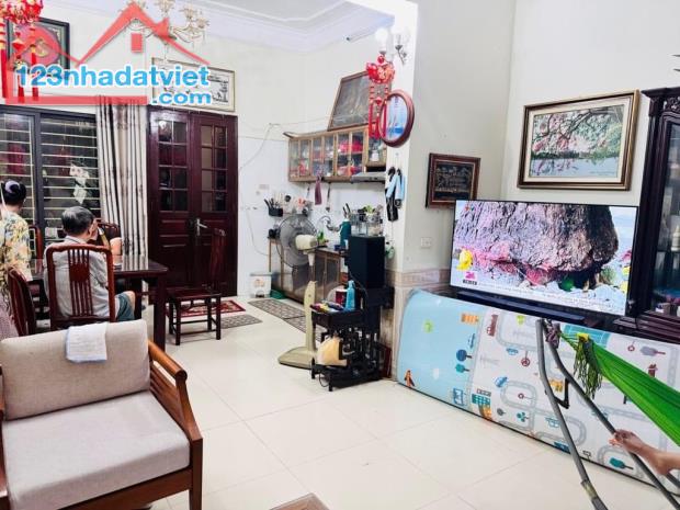 4TANG PHỐ VÕNG THỊ-TRÍCH SÀI, TH, 112M, MT 7M, MẶT NGÕ Ô TÔ TẢI, SỔ ĐẸP, 30M RA PHỐ- 33TỶ - 2