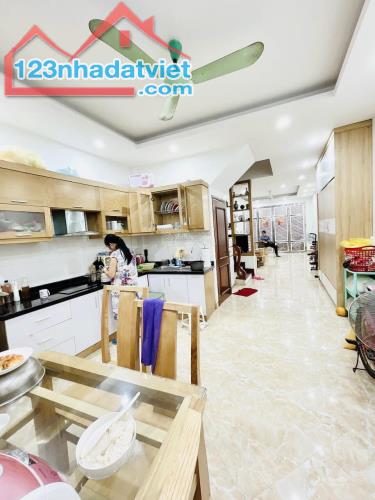 Bán nhà Vũ Tông Phan - Thanh Xuân – Ngõ thông - Ô tô Đỗ Cửa - DT 50m2 X 4T. Giá 7.5 tỷ - 1