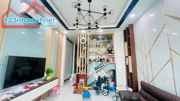 VÀO Ở NGAY! Bán Nhà 4 Tầng Cực Đẹp HXH Lê Văn Sỹ, 50m2, 8.7 Tỷ TL