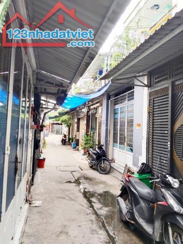 Hàng Thơm nhà Liên khu 4-5 gần chợ Bình Thành HXH 40m2,2 Tầng Nhỉnh 2 tỷ