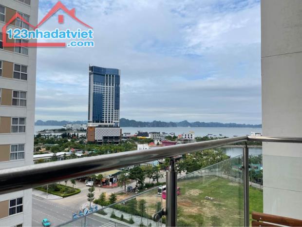 Chính chủ cần bán căn hộ 2Pn 74m2 View Vịnh trung tâm Bãi Cháy, Hạ Long.