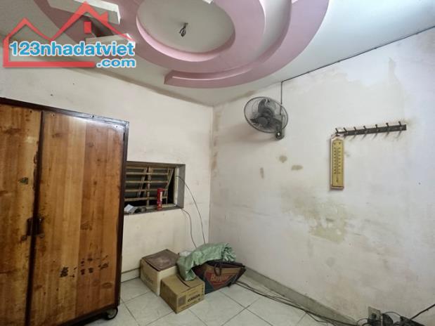 Nguyễn - Nhà Bán căn hộ dịch vụ nhỏ xinh 7 phòng cho thuê,  P Tân Định Q1 - 3