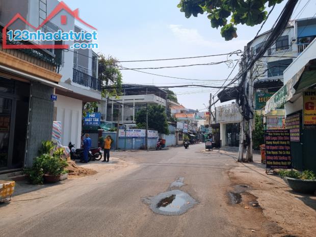 CHÍNH CHỦ BÁN NHÀ ĐƯỜNG NGUYỄN KIM 225M2 GIÁ: 10TỶ