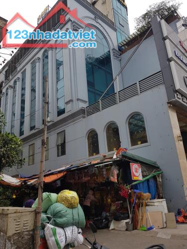 Bán nhà mặt phố Nguyễn Trãi lô góc 7 tầng 120m2 kinh doanh.
