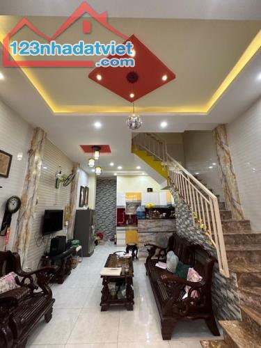 NHÀ 2 TẦNG TRƯỜNG CHINH-TÂN BÌNH-53m2- CHỈ 4.X T.Ỷ