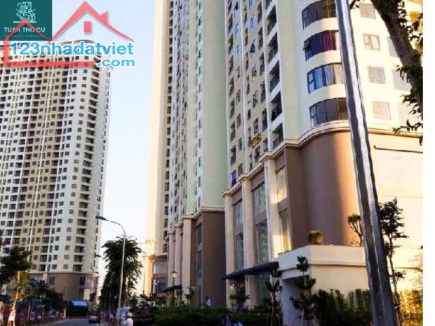 Bán căn hộ chung cư Gelexia 885, View thoáng sáng, 74m2, Tặng nội thất, 3.75 tỷ - 3