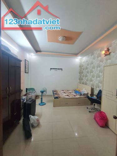Nhà MTKD Huỳnh Tấn Phát, 4x16m, 3 Tầng, Ngay Cảng, 11 Tỷ 5, Quận 7 - 1