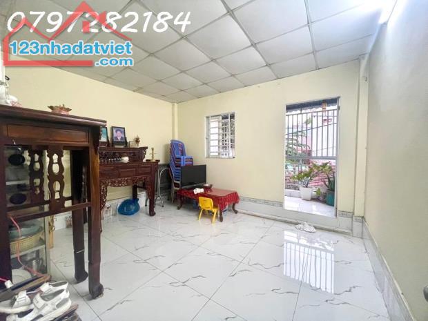 CHỦ GỞI BÁN, 2 TÂNG ,DT 42M2,,HẺM THÔNG ,LÊ VĂN VIỆT,Q9 GIÁ CHỈ 3,3 TỶ - 4