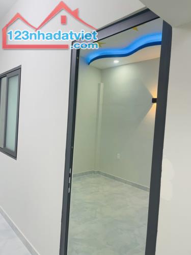 Bán nhà mới, 67m2 đất, giá 4,5 tỷ, hẻm 3 gác Phạm Thế Hiển, P4 - 5