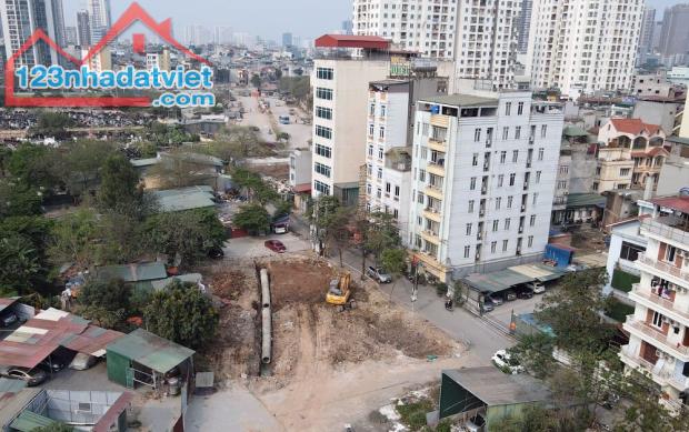 Lô đất 72m2 mặt phố Vũ Quỳnh cực đẹp phù hợp xây tòa văn phòng, giá 25 tỷ