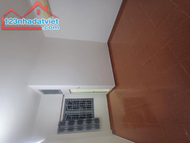 Hot bán nhà hẻm xe hơi, ngang 4m nở hậu tài Lộc 4.5m, 61.5m2, Huỳnh Tấn Phát Q7,nhỉnh 4 Tỷ - 5