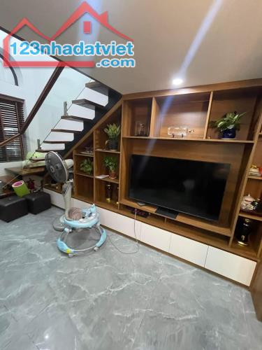 Bán nhà phố Bà Triệu, 41m2 nhỉnh 5 tỷ. - 1