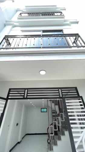 Siêu hot, bán nhà 3 tầng 35m2, gần quốc lộ 6, bến xe Yên Nghĩa, giá 1.75 tỷ, Lh 0966929600