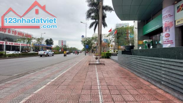 Hoa Hậu Mặt Phố Nguyễn Văn Cừ, Diện tích 125m2, Mặt tiền 8m, Sổ vuông như tờ A4. - 3