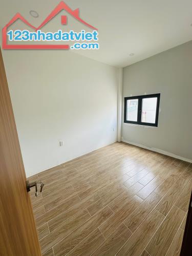 Bán nhà 1 trệt 1 lầu 35m2 SHR thổ cư (P. Quang Vinh) chỉ 1,7 tỉ - 3