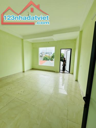 Bán nhà 3 tầng ngõ 5 Nguyễn Tất Thành, Khai Quang, Vĩnh yên, Vĩnh Phúc - 1