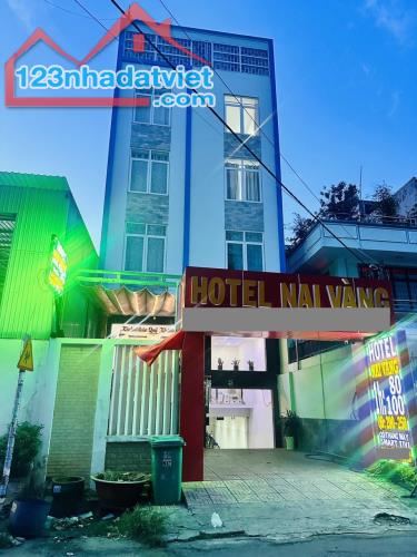 Bán khách sạn 20 Phòng. Mặt tiền đường gần Hoàn Diệu 2, P. Linh Trung