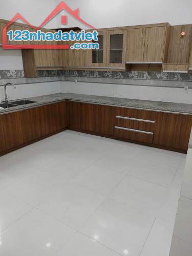 Bán nhà sát chợ Vườn Lài Q12, 60m2, 2 lầu, 4 PN, ngang 5m, Đ. 4m giá chỉ 4.x tỷ - 2