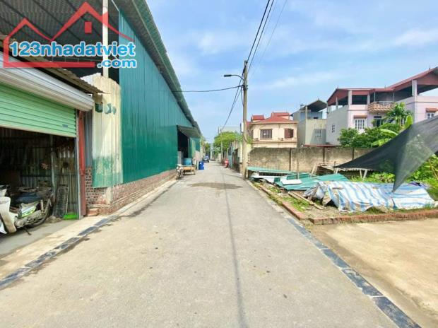 BÁN ĐẤT BẾN TRUNG BẮC HỒNG THÔNG Ô TÔ TRÁNH 46M 2.26 TỶ ĐÔNG ANH