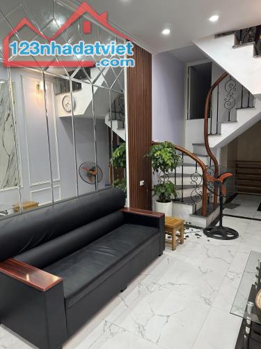 Chính chủ nhà Hồ Tùng Mậu 37m2, 5 tầng, giá nhỉnh nhẹ 5 tỷ