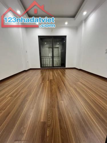 BÁN NHÀ MINH KHAI - GẦN PHỐ NHÀ ĐẸP Ở NGAY - 28m2 5T MT 3.4m. - 3