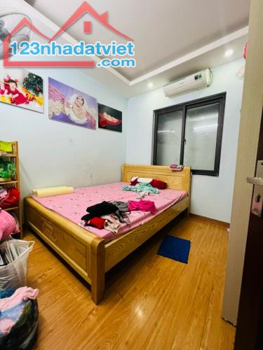 Bán nhà mới mặt ngõ Lạc Long Quân 34m2 MT 3.3m xây 5 tầng, ngõ thông, 2 thoáng, 6.6 tỷ - 2