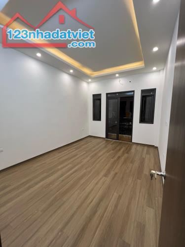 NHÀ ĐẸP KHƯƠNG TRUNG,TX, 50* 5 TẦNG, MT 3,8M, Ô TÔ NHỎ ĐỖ, VÀO NHÀ , SỔ ĐẸP, CHÀO 9,2 TỶ - 4