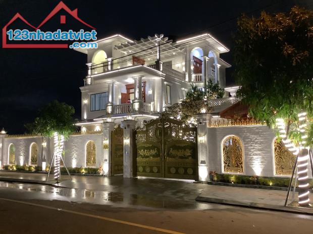Siêu Phẩm Villa Khu Đô Thị Sinh Thái Nam Hoà Xuân Với Diện Tích Đến 650m2