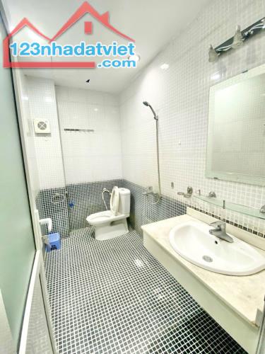 Bán nhà Tây Sơn, 55m2, 4 tầng, mặt tiền 4.5m, ô tô đỗ cửa, gần phố, dòng tiền, kinh doanh - 1