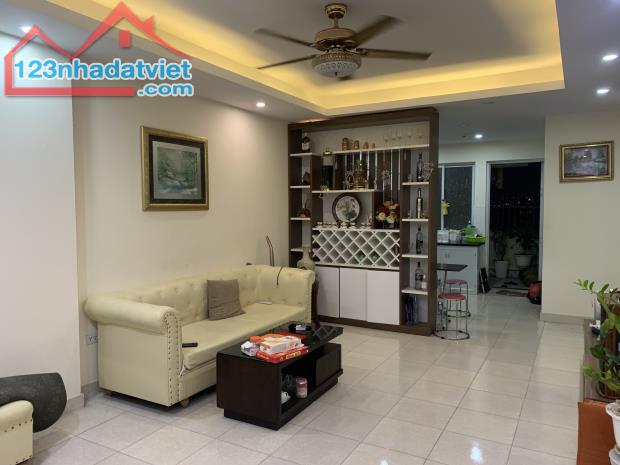Bán căn hộ chung cư Quân đội Thạch Bàn-Long Biên-70m 2n2wc tầng trung đẹp-3.5 tỷ