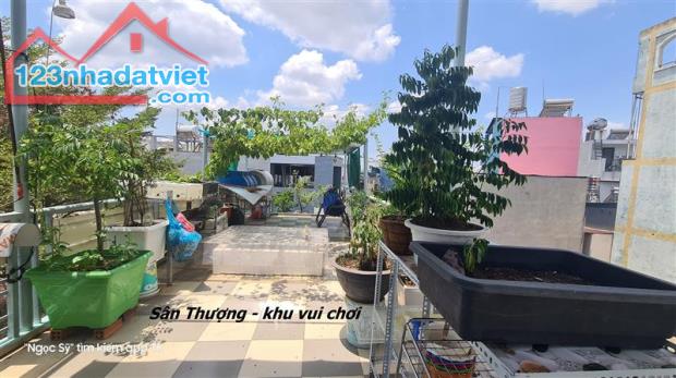 NHÀ B.ÁN - ĐƯỜNG NGUYỄN KIỆM - GIÁP BỆNH VIỆN 175 - CHỈ 5 PHÚT RA SÂN BAY TSN - 3 TẦNGỈ - 4