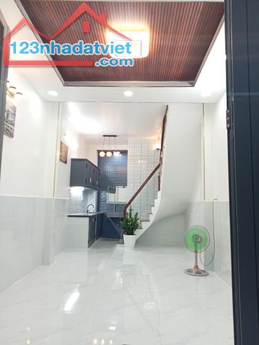 Nhà mới xây 2 tầng Nở hậu gần MT Phạm Hùng P9- Q8 - 1