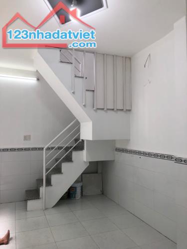 5P QUA BT, NHỈNH 2 T.Ỷ,  NGAY CHỢ GÒ VẤP, 22M2 3 TẦNG 2PN, SỔ A4, KO LG