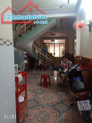 Bán nhà Tân Bình- 2 mặt tiền ngay chợ Võ Thành Trang, 4*17.5m, nhà 3 Tầng, 1 đời chủ. 11