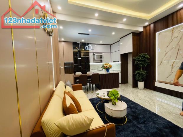 VIP NHẤT CẢM HỘI-HAI BÀ TRƯNG-1 BƯỚC CHÂN RA PHỐ-DUY NHẤT 1 CĂN CÒN SÓT LẠI..ĐẸP LONG LANH - 2