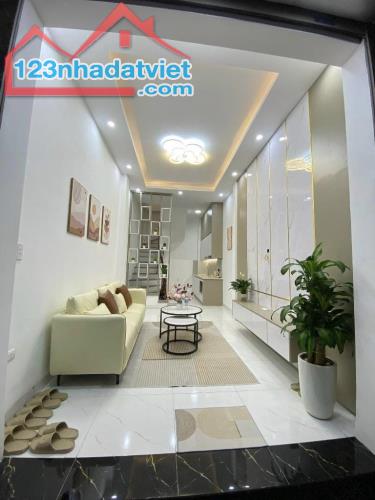 NHÀ ĐẸP LÒ ĐÚC- NGÕ THÔNG VÒNG QUANH- Ô TÔ GẦN- SÁT HỒ HƯƠNG VIÊN- 28M2 - NHỈNH 4 TỶ