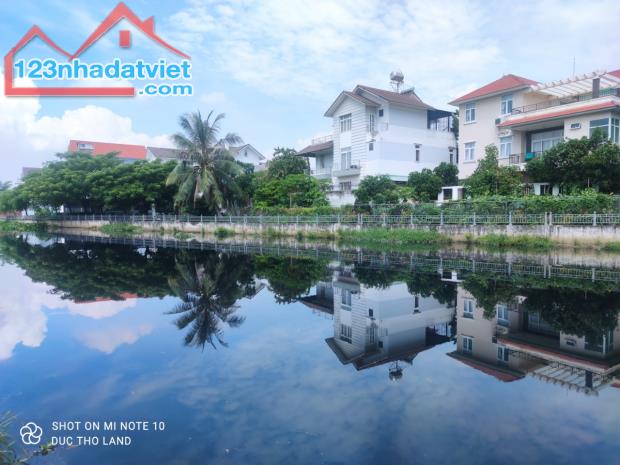 Đất thổ cư, đất ở 1 lô duy nhất bán 220m2 góc 2 mặt tiền View sông Khu Biệt thự Ngã Tư Ga