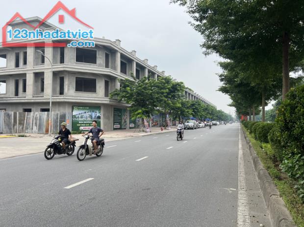 MẤY LÔ NGOẠI GIAO- SHOPHOUSE ĐƯỜNG NGUYỄN VĂN CỪ - 1