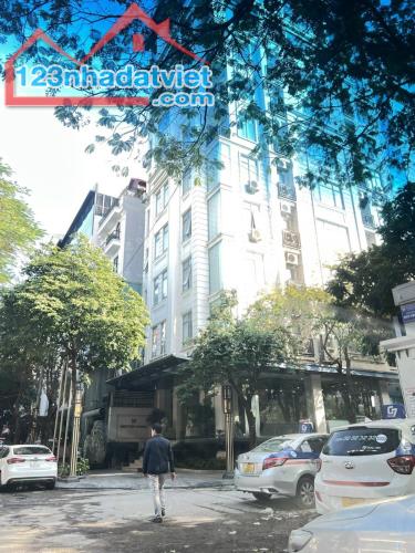 Mặt phố Hoàng Quốc Việt - 7 tầng - Lô góc 3 thoáng - Mặt tiền gần 9m - Đẳng cấp