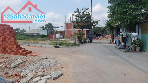 Bán đất 2 mặt tiền đường nhựa thông 8m khu dân cư ngay Nguyễn Thị Tồn chỉ 2,2 tỷ/ 71m2