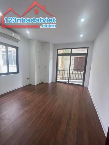 Bán nhà riêng ngõ 132 Cầu Giấy DT 33m x 5T. MT4.5m. Giá 6.9 tỷ - 1