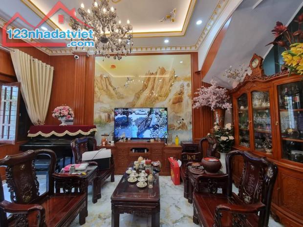 Phú Diễn - Đức Diễn - Cầu Diễn Nhà 5 tầng Ô tô vào 93m Nhỉnh 9tỉ 0967193283