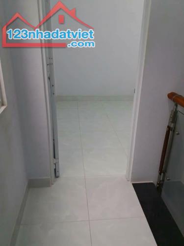 NHÀ ĐẸP PHAN HUY ÍCH 2T BTCT NGANG 5.6M - MỚI Ở NGAY - CHỈ NHỈNH 3T - 1