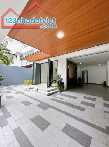 BIỆT THỰ SÂN VƯỜN SAT PHÚ MỸ HƯNG, ĐƯỜNG C1, PHƯỚC KIỂN, NHÀ BÈ, 3 TẦNG, 250M2, 26.9 TỶ. - 3