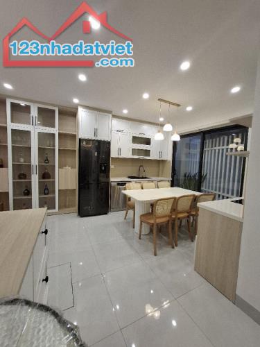 Cực Hiếm 50m2, phố Cầu Giấy - Kinh Doanh, thang máy chờ, Ô tô, 10.8 tỷ. - 1