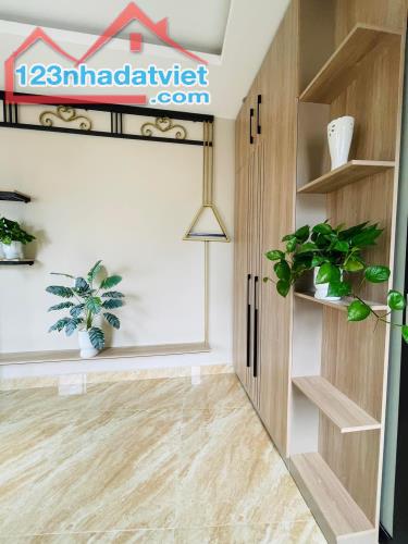 NHÀ SIÊU ĐẸP Ở LUÔN VIỆT HƯNG 52M2 KIẾN TRÚC ĐỈNH FULL NỘI THẤT, TIỆN ÍCH BẠT NGÀN. 6,5TỶ - 4